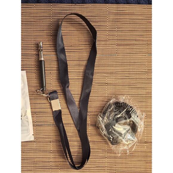 Black Ultrasonic Professional Dog Training Whistle and Training Clicker - Picture 2 of 5